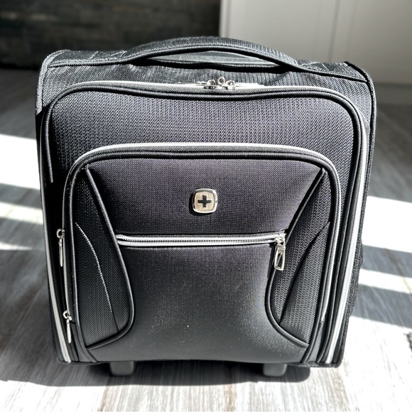 SWISSGEAR Checklite Underseat Carry On Suitcase - Black - Picture 1 of 10